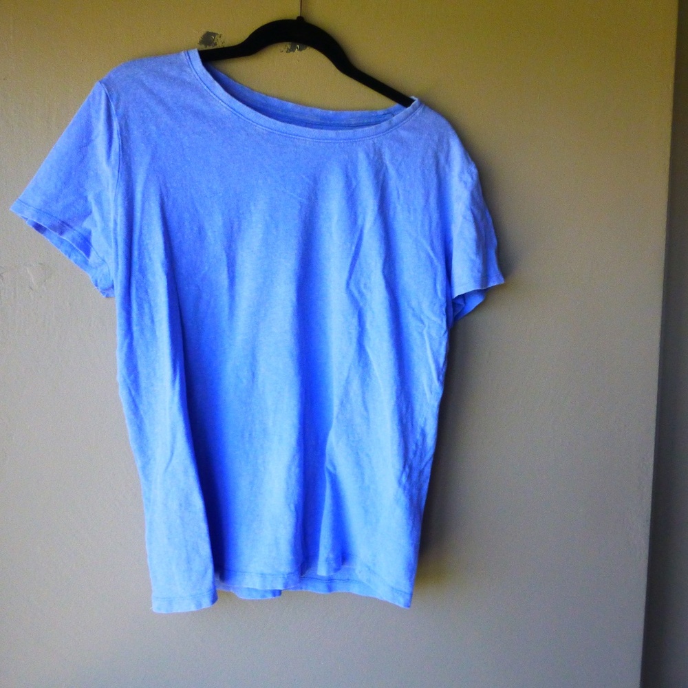 11 UNIVERSAL THREADS  shirts